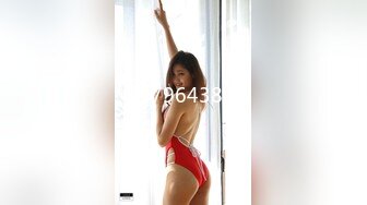 [MP4/186M]2/1最新 娇小性感的紧身牛仔裤美女被大吊哥口交玩逼VIP1196