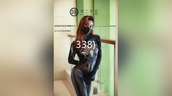 这样的骚女哪里有？硕大的自慰棒出来，掰开湿穴等待进入