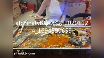 无水印[MP4/758M]11/20 破解偷窥老公不在家一个人洗完澡光着身子的少夫人VIP1196